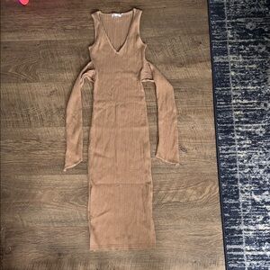 Good American Cold Shoulder Long Sleeve Ribbed Dress in Tan